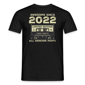 2022 Geburtstag geboren im Jahr 2022 Vintage Retro - Männer T-Shirt - Schwarz - Vorne - AI Model Male 178 light (178cm)