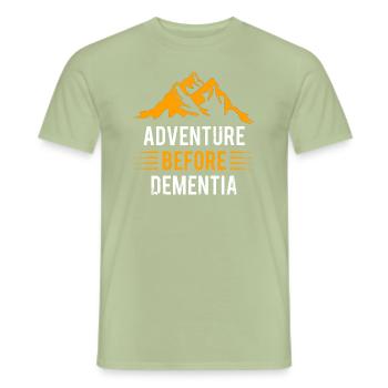 Aventure avant la démence Grand-père Randonnée - T-shirt homme - vert sauge - Devant - AI Model Male 178 light (178cm)