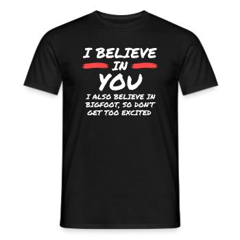 Sarcastique Je crois en toi Bigfoot - T-shirt homme - noir - Devant - AI Model Male 178 light (178cm)