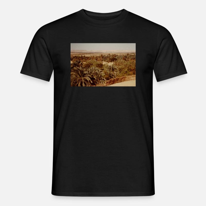 A Tree And Good Sky - Männer T-Shirt - Schwarz