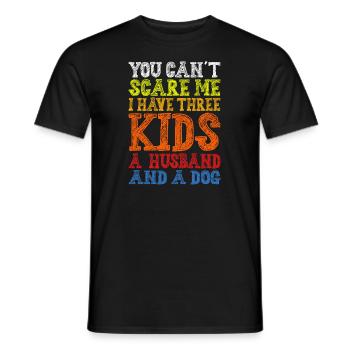Drei Kinder einen Mann und einen Hund - Männer T-Shirt - Schwarz - Vorne - AI Model Male 178 light (178cm)