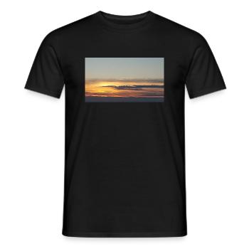Einfach faszinierend und wunderschön am morgen - Männer T-Shirt - Schwarz - Vorne - AI Model Male 178 light (178cm)