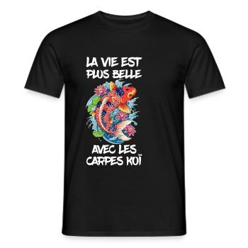 La vie est plus belle avec les carpes koï - T-shirt homme - noir - Devant - AI Model Male 178 light (178cm)