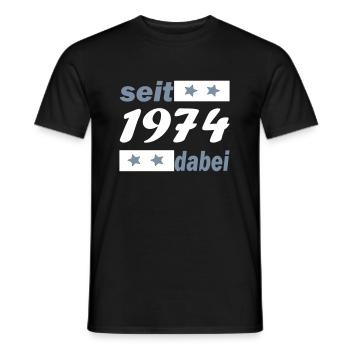 seit 1974 dabei / Jahrgang 1974 / 74 - Männer T-Shirt - Schwarz - Vorne - AI Model Male 178 light (178cm)
