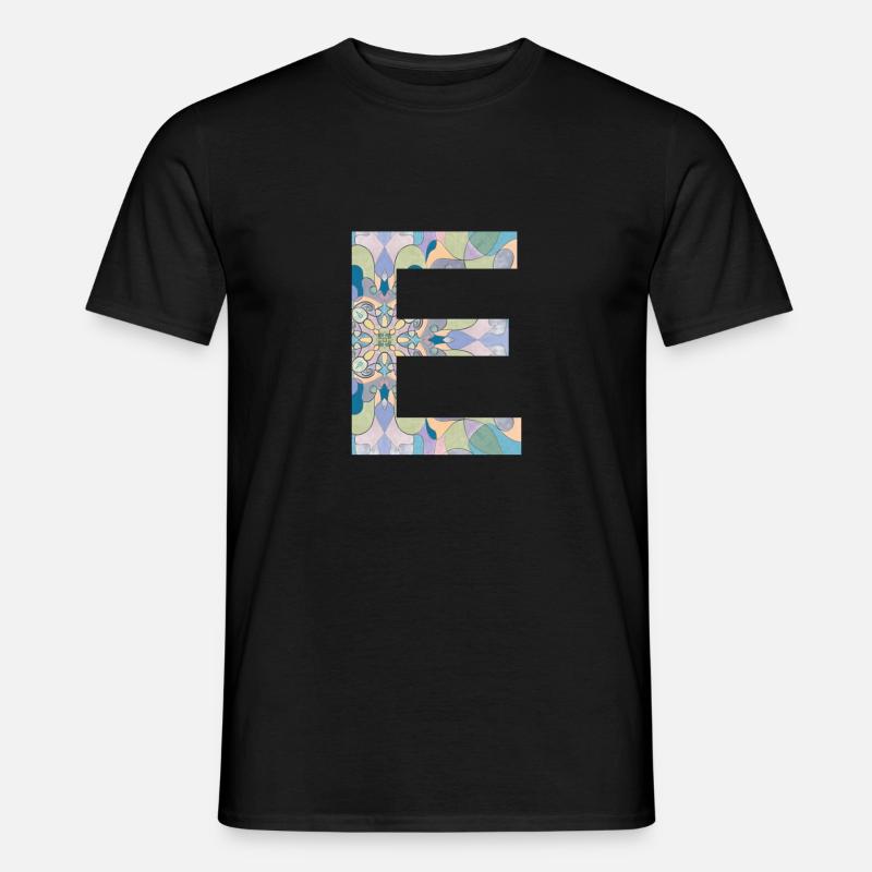 Buchstabe E im Mandala - Männer T-Shirt - Schwarz