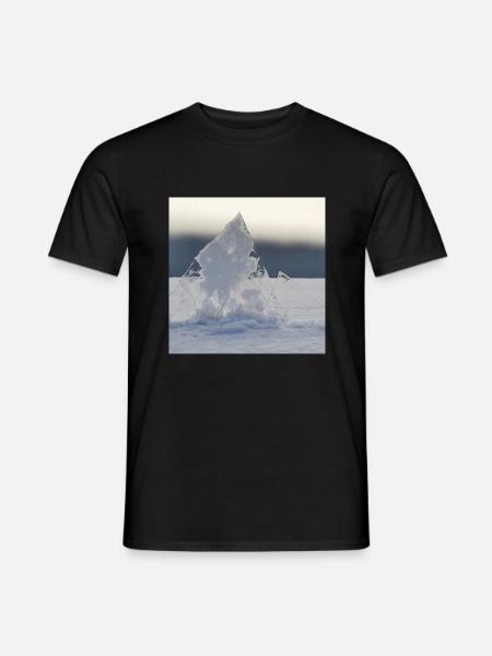 Mountain on Ice - Men's T-Shirt - black