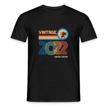 Vintage 2022 limitierte Auflage - Männer T-Shirt - Schwarz - Vorne - AI Model Male 178 light (178cm)