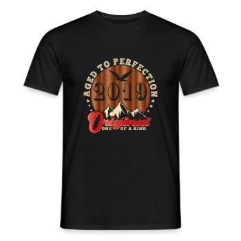 Anniversaire emblématique de 2019 - T-shirt homme - noir - Devant - AI Model Male 178 light (178cm)