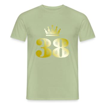38 Numéro Couronne Or - T-shirt homme - vert sauge - Devant - AI Model Male 178 light (178cm)