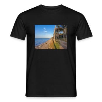 Baltic resort (Ostseebad) Nienhagen Rostock - Men's T-Shirt - black - Front - AI Model Male 178 light (178cm)