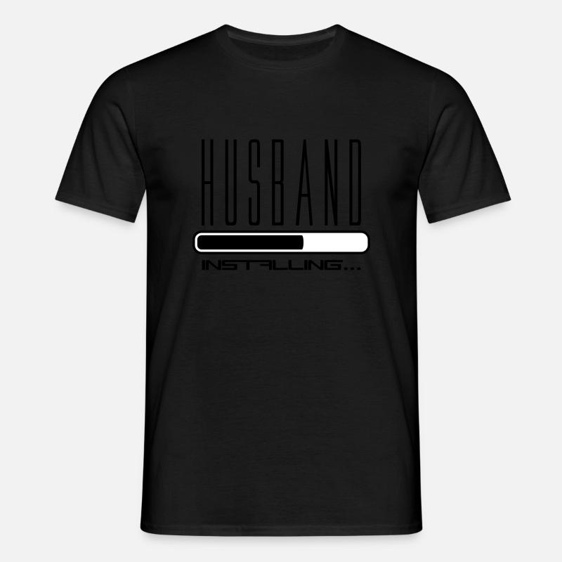 husband husband installing loading bar - Men's T-Shirt - black