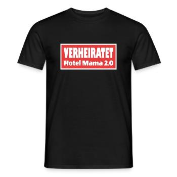 Verheiratet Hotel Mama 2.0 Faule Ehemänner Spruch - Männer T-Shirt - Schwarz - Vorne - AI Model Male 178 light (178cm)