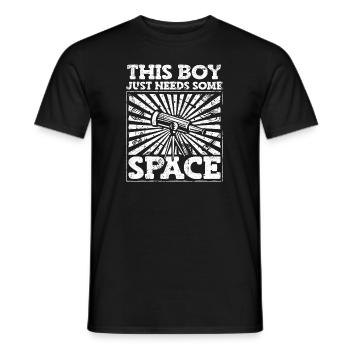 This Boy Just Need Some Space Kosmologe Astronomie - Männer T-Shirt - Schwarz - Vorne - AI Model Male 178 light (178cm)