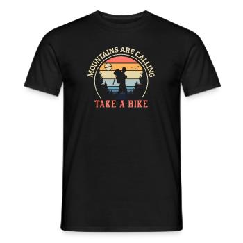 Mountains are Calling Hiking Trekking Bergwandern - Männer T-Shirt - Schwarz - Vorne - AI Model Male 178 light (178cm)