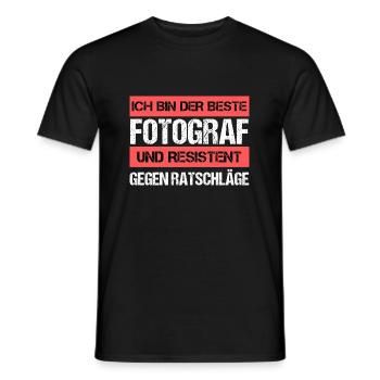Resistenter Fotograf - Männer T-Shirt - Schwarz - Vorne - AI Model Male 178 light (178cm)