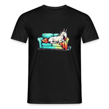 Einhorn Chillt als faules Tier auf dem Sofa - Männer T-Shirt - Schwarz - Vorne - AI Model Male 178 light (178cm)