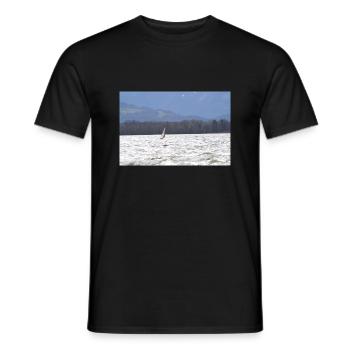 Chiemgau Segeln - Männer T-Shirt - Schwarz - Vorne - AI Model Male 178 light (178cm)