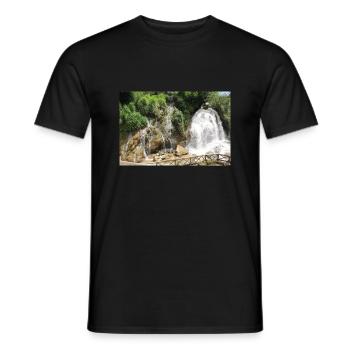 Wasserfall in Vietnam - Männer T-Shirt - Schwarz - Vorne - AI Model Male 178 light (178cm)