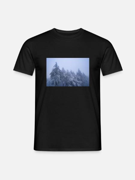 Trees in the snow - Men's T-Shirt - black