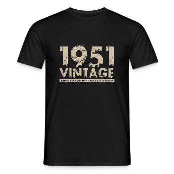 Jahrgang 1951 Bursdag - Unikat - Männer T-Shirt - Schwarz - Vorne - AI Model Male 178 light (178cm)