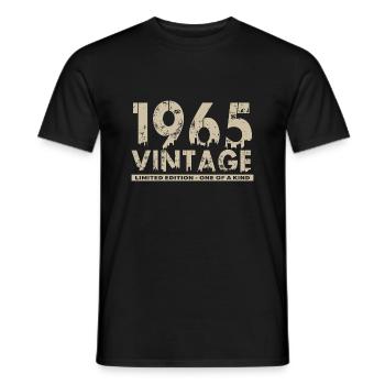 Jahrgang 1965 Bursdag - Unikat - Männer T-Shirt - Schwarz - Vorne - AI Model Male 178 light (178cm)