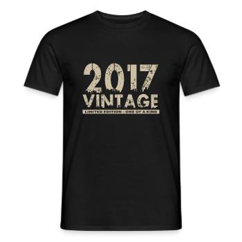 Jahrgang 2017 Bursdag - Unikat - Männer T-Shirt - Schwarz - Vorne - AI Model Male 178 light (178cm)
