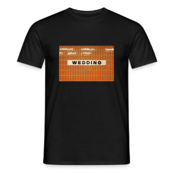 Wedding U-Bahn Station I Geschenk Berlin Liebe - Men's T-Shirt - black - Front - AI Model Male 178 light (178cm)