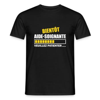 Bientôt aide-soignante / future aide-soignante - T-shirt homme - noir - Devant - AI Model Male 178 light (178cm)
