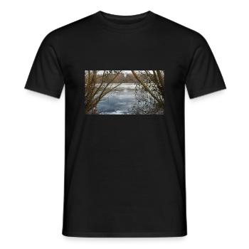 L’hiver au lac avec de la glace - T-shirt homme - noir - Devant - AI Model Male 178 light (178cm)
