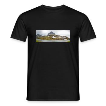 Landschaft in der Nähe von Stigfossen Wasserfall bei Trollstige - Männer T-Shirt - Schwarz - Vorne - AI Model Male 178 light (178cm)
