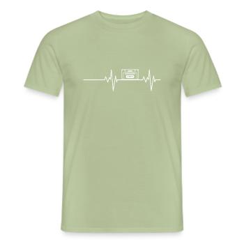 Heartbeat Cassette Tape Mixtape Retro - T-shirt homme - vert sauge - Devant - AI Model Male 178 light (178cm)