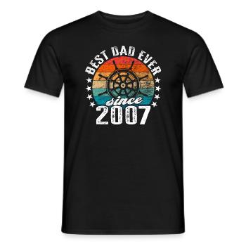 Bester Papa der Welt seit 2007 Kapitän - Männer T-Shirt - Schwarz - Vorne - AI Model Male 178 light (178cm)