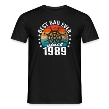 Bester Papa der Welt seit 1989 Kapitän - Männer T-Shirt - Schwarz - Vorne - AI Model Male 178 light (178cm)