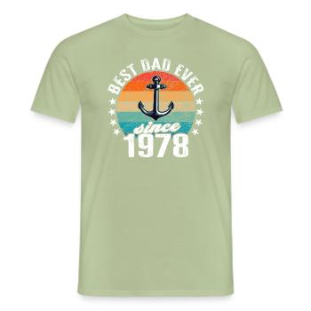 Bester Papa der Welt seit 1978 Anker - Männer T-Shirt - Sage - Vorne - AI Model Male 178 light (178cm)