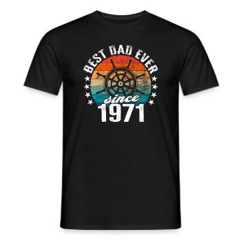Bester Papa der Welt seit 1971 Kapitän - Männer T-Shirt - Schwarz - Vorne - AI Model Male 178 light (178cm)