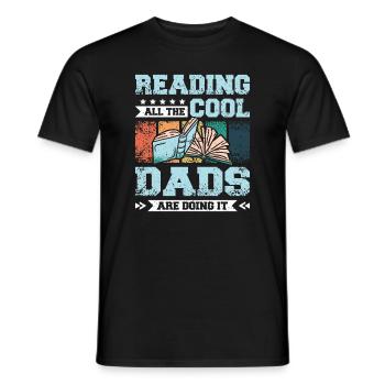 Papa fahther lisant des livres - T-shirt homme - noir - Devant - AI Model Male 178 light (178cm)