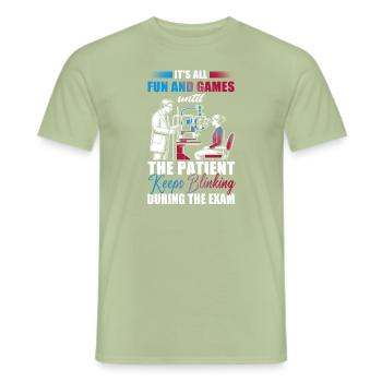 Optométrie Optométriste Ophtalmologiste - T-shirt homme - vert sauge - Devant - AI Model Male 178 light (178cm)
