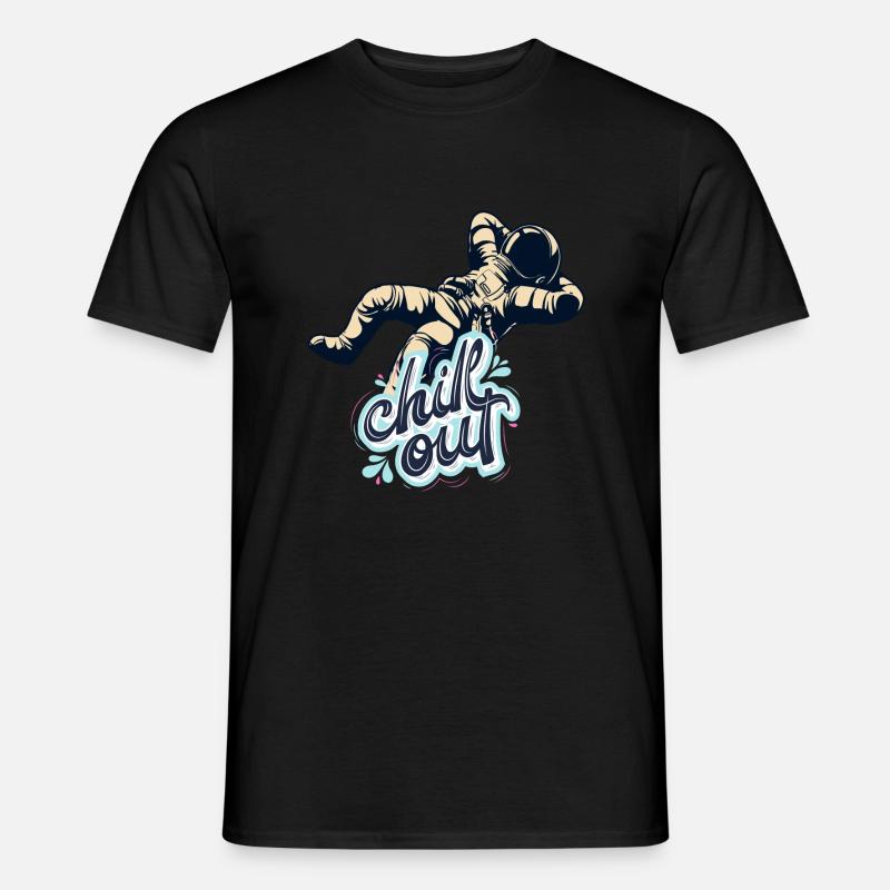 Chilling astronaut - Männer T-Shirt - Schwarz