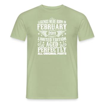 Legendär seit Februar 2011 - 13 Jahre alt - Männer T-Shirt - Sage - Vorne - AI Model Male 178 light (178cm)