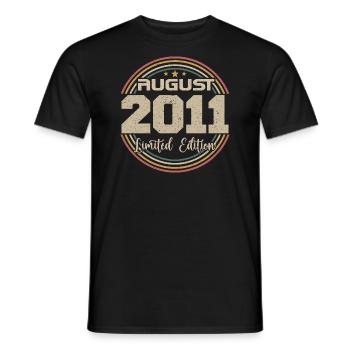 Millésime Né(e) Août 2011 Cadeau Anniversaire 2011 - T-shirt homme - noir - Devant - AI Model Male 178 light (178cm)