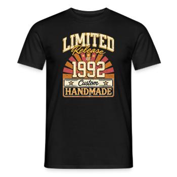Limited 1992 Lustige Sprüche Geschenk Geburtstag - Männer T-Shirt - Schwarz - Vorne - AI Model Male 178 light (178cm)