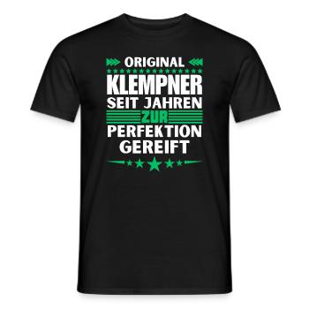Plumber matured to perfection - Men's T-Shirt - black - Front - AI Model Male 178 light (178cm)