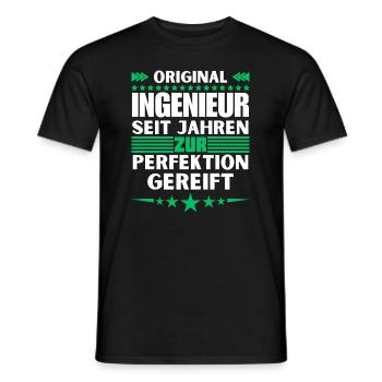 Zur Perfektion gereifter Ingenieur - Männer T-Shirt - Schwarz - Vorne - AI Model Male 178 light (178cm)