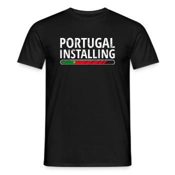 Drapeau du Portugal Utilisé Look Drapeau portugais - T-shirt homme - noir - Devant - AI Model Male 178 light (178cm)