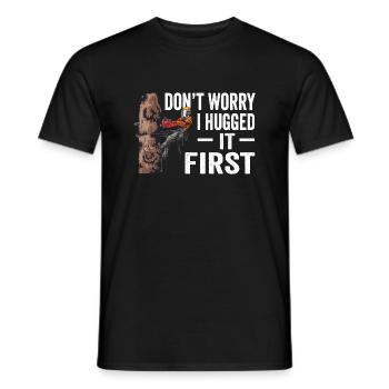 Motorsäge Dont Worry I Hugged It First Holzfäller - Männer T-Shirt - Schwarz - Vorne - AI Model Male 178 light (178cm)