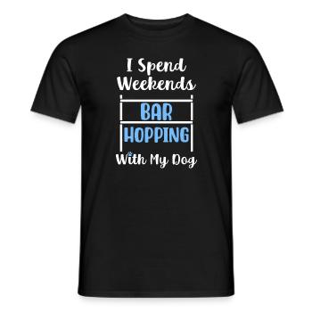 Ich verbringe die Wochenenden mit meinem Hund in d - Männer T-Shirt - Schwarz - Vorne - AI Model Male 178 light (178cm)