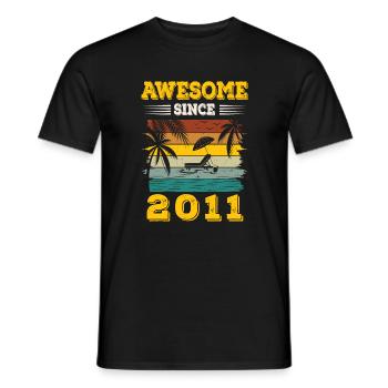 Awesome seit 2011 Vintage Geburtstagsgeschenk - Männer T-Shirt - Schwarz - Vorne - AI Model Male 178 light (178cm)