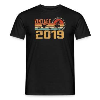 Vintage 2019 Cadeau Anniversaire - Millésime 2019 - T-shirt homme - noir - Devant - AI Model Male 178 light (178cm)