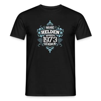 Wahre Helden wurden 1973 geboren - Männer T-Shirt - Schwarz - Vorne - AI Model Male 178 light (178cm)