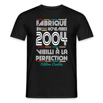 20-jähriges Jubiläum – Hergestellt im November 2004 - Männer T-Shirt - Schwarz - Vorne - AI Model Male 178 light (178cm)